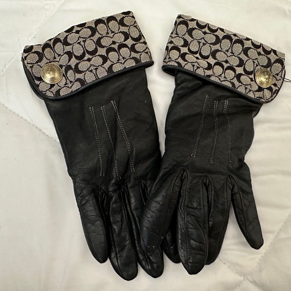 Coach leather gloves